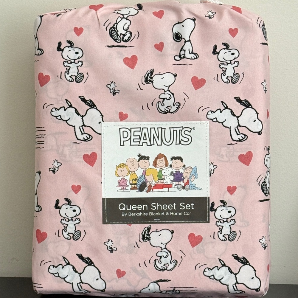 Snoopy Peanuts Pink Valentines Day Poses And Hearts Queen Sheet Set